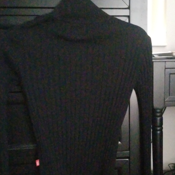 Sweater - Picture 2 of 3